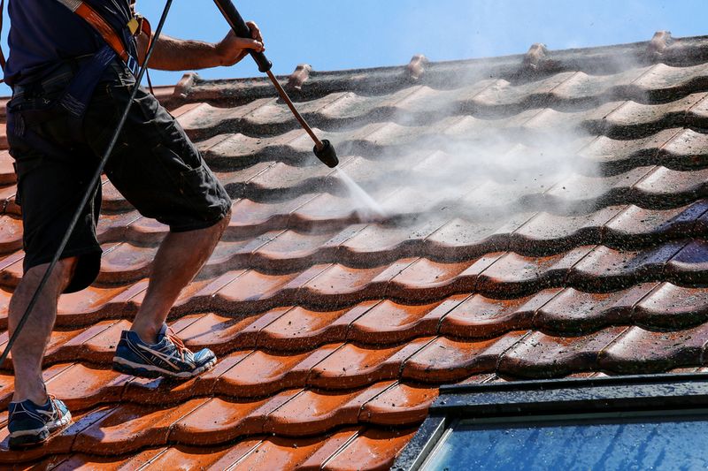 High-pressure roof cleaning in Sydney
